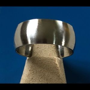 10 mm brushed steel band. Size 13. BRAND NEW